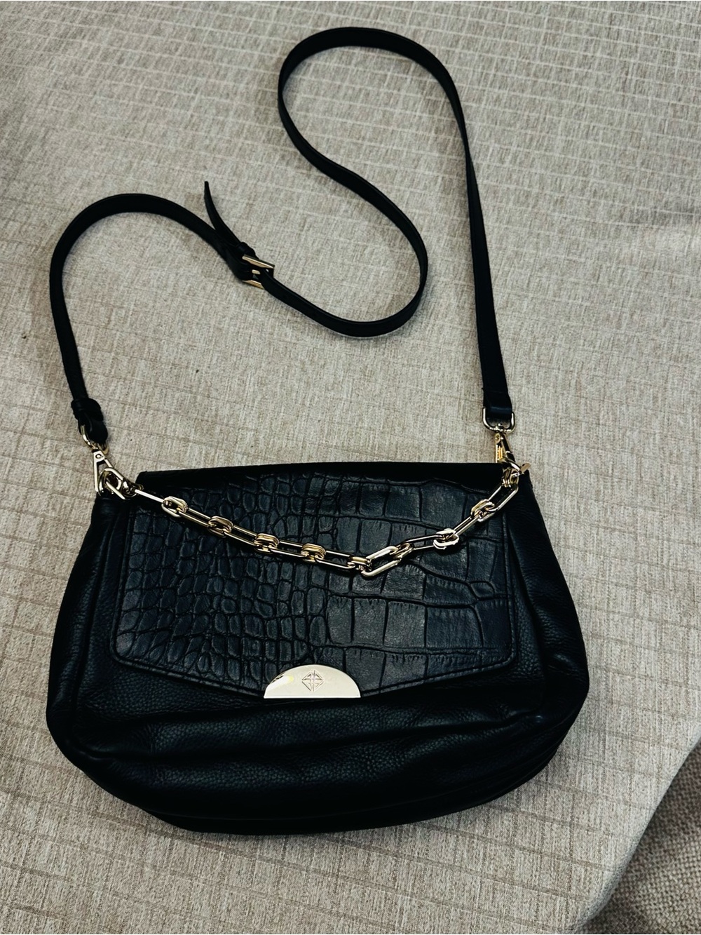 Vintage ANTONIO MELANI Black Croc-Embossed Chain Strap Crossbody